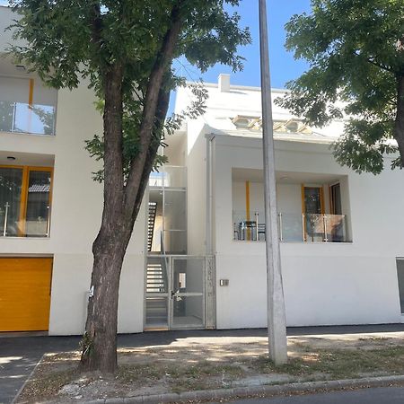 Christy'S House Apartment Дебрецен Екстериор снимка