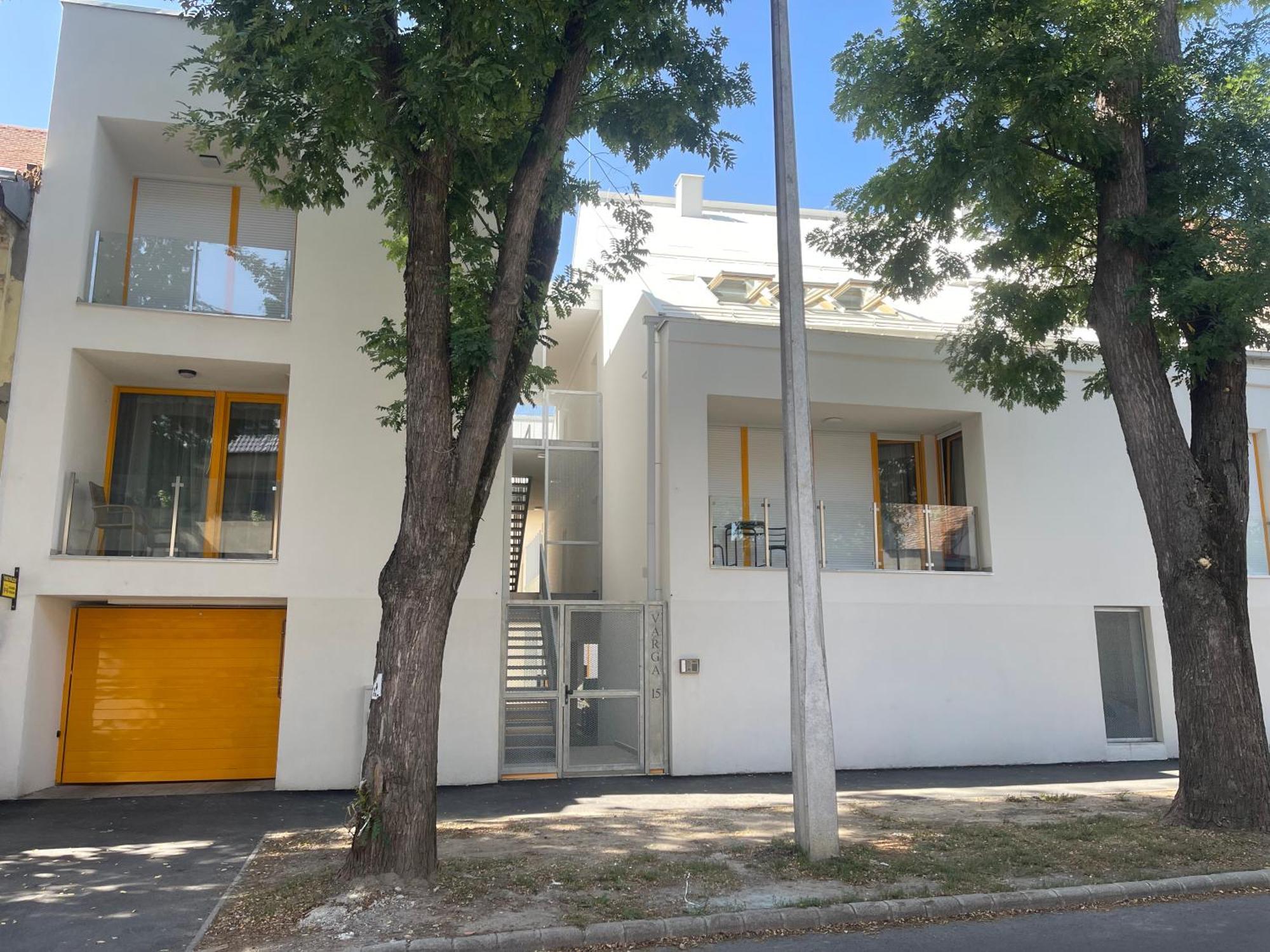 Christy'S House Apartment Дебрецен Екстериор снимка