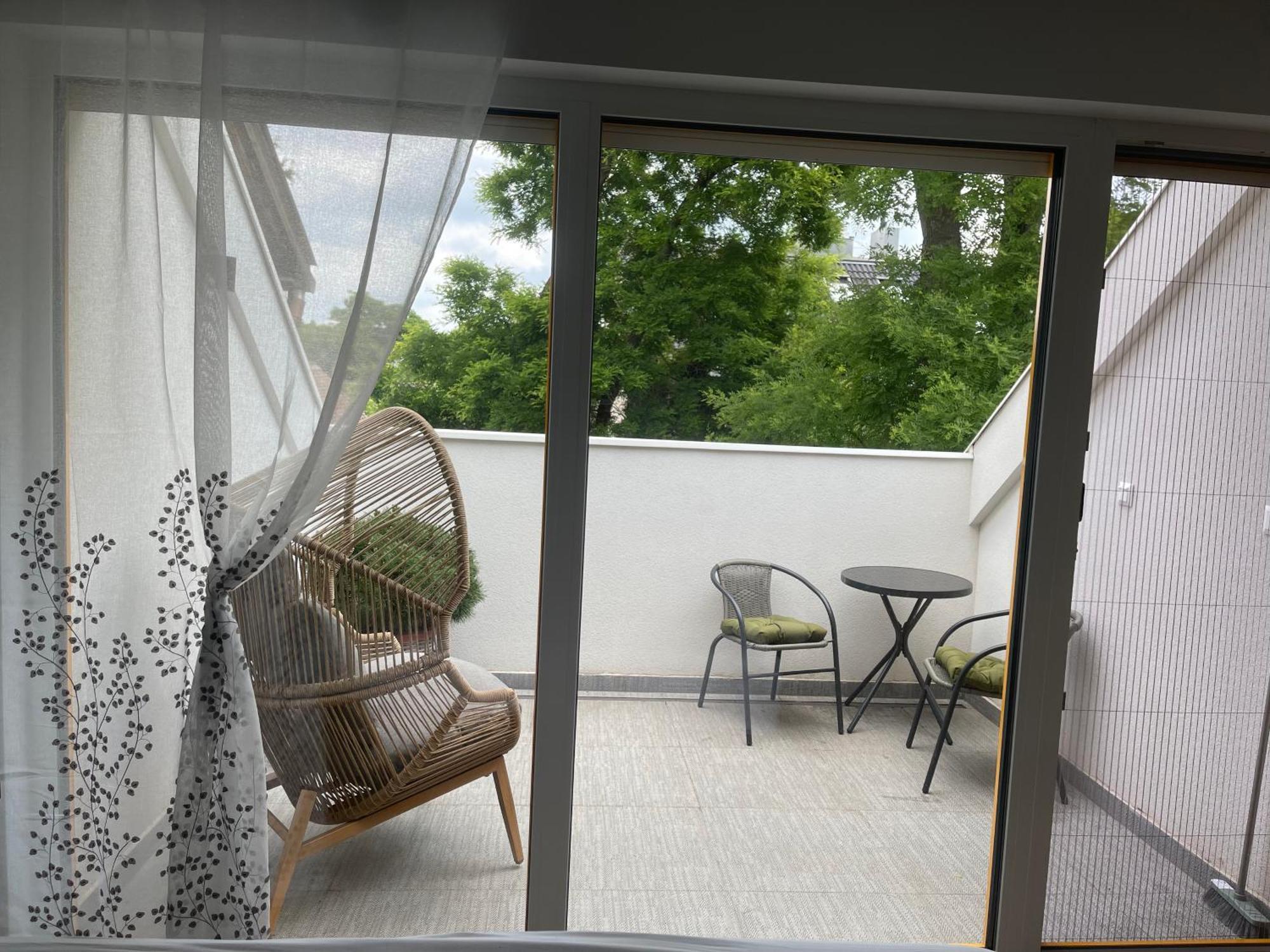 Christy'S House Apartment Дебрецен Екстериор снимка